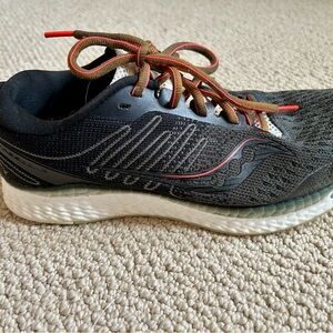 NWOB!! Saucony X Jack Rabbit Freedom 3 running shoes, men’s size 8, black/red